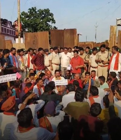 भाजपा का हल्लाबोल,कांग्रेस सरकार के खिलाफ निकाली रैली, किया विरोध प्रदर्शन