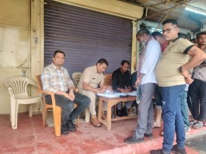 कार्यवाही : 12 बसों पर की चालानी कार्यवाही,1 बस जप्त &nbsp;