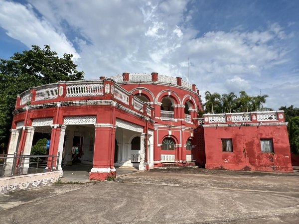 इंदिरा कला संगीत विश्वविद्यालय में गरमाया विवाद, गैर शिक्षक कर्मचारी संघ और प्रशासन आमने-सामने