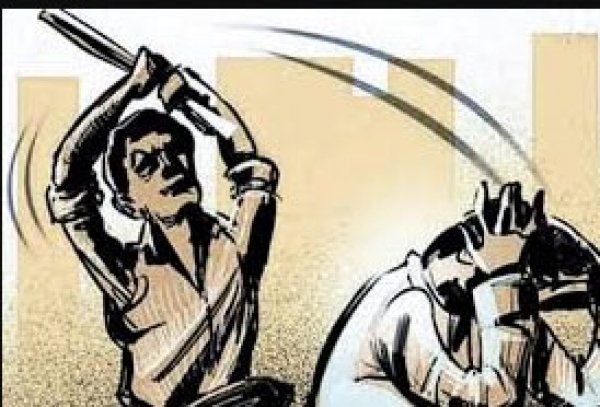 MURDER: युवक ने तलवार से हमला कर दंपति की कर दी हत्या, आरोपी युवक पुलिस के गिरफ्त में