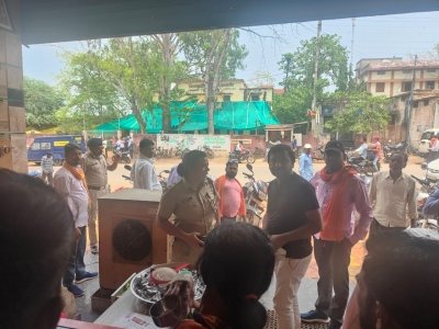 ख़बर का असर : शुक्रवार को सुधरी मुख्य सड़क में ट्रैफिक व्यवस्था