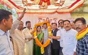 विधायक यशोदा नीलाम्बर वर्मा का जन्मदिन छुईखदान में धूमधाम से मनाया गया