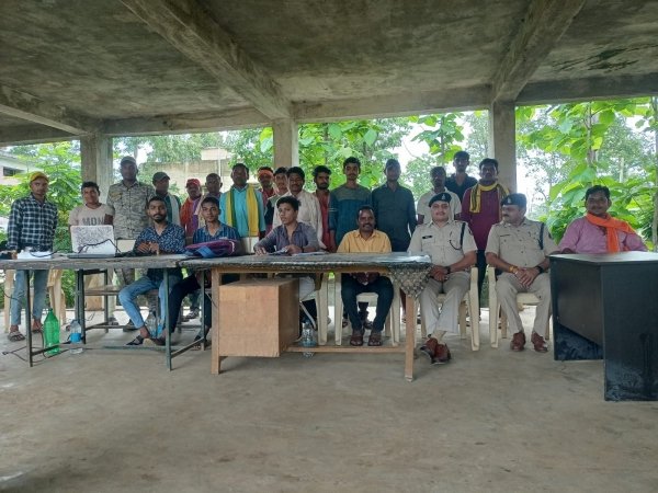 गातापार जंगल क्षेत्र के गातापार में पुलिस विभाग ने चलाया यातायात जागरूकता अभियान। मौके पर ही दिये गये लर्निंग लाइसेंस।