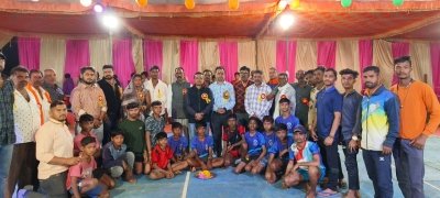 खेल : सांसद प्रतिनिधि भागवत शरण ने रूसे ( बांध ) में किया दो दिवसीय कबड्डी प्रतियोगिता का शुभारंभ&nbsp;