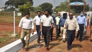 आदर्श बनेगा ग्राम अंजोरा का वृंदावन गौठान -&nbsp; डॉ. एस भारतीदासन