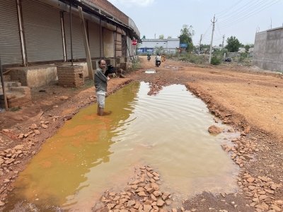 जानलेवा हुई दिलीपपुर सड़क,कभी भी हो सकता है बड़ा हादसा