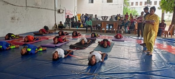केसीजी जिला के 16 बच्चों ने संभागीय योगा ओलंपियाड में किया शानदार प्रदर्शन, अब कन्याकुमारी में दिखाएंगे दम