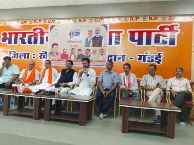 सेवा और सुशासन की बात, पर खैरागढ़ में घिरी सरकार