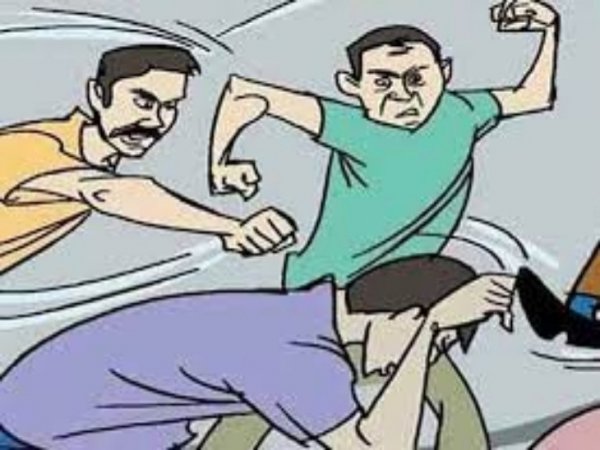 शिक्षक के बेटे पर शराबियों का हमला &mdash; माता-पिता को भी पीटा, FIR दर्ज