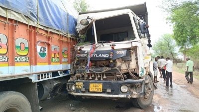 खैरागढ़-धमधा मार्ग पर फिर भीषण सड़क हादसा: हर दो दिन में दुर्घटना, प्रशासन बेपरवाह