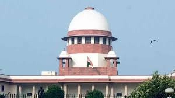 कृषि कानूनों पर सुप्रीम कोर्ट ने लगाई रोक, किसान बोले- मांग कानून वापस लेने की है&hellip; पढ़िए खबर