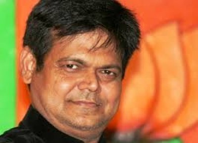 बाढ़ प्रभावित क्षेत्र में मदद के लिए पँहुचे उमेश अग्रवाल, बीजेपी कार्यकर्ताओं से भी प्रभिवतो की मदद की अपील