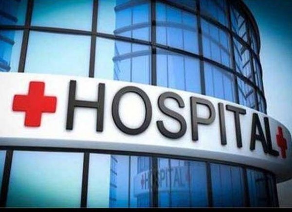 माँ के गर्भ में नवजात की मौत से भड़के परिजन, डाक्टर पर किया हमला..