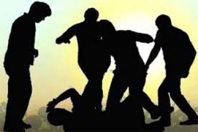 झूठे आरोप में गाली-गलौच और जानलेवा हमला: खैरागढ़ में युवक गंभीर रूप से घायल