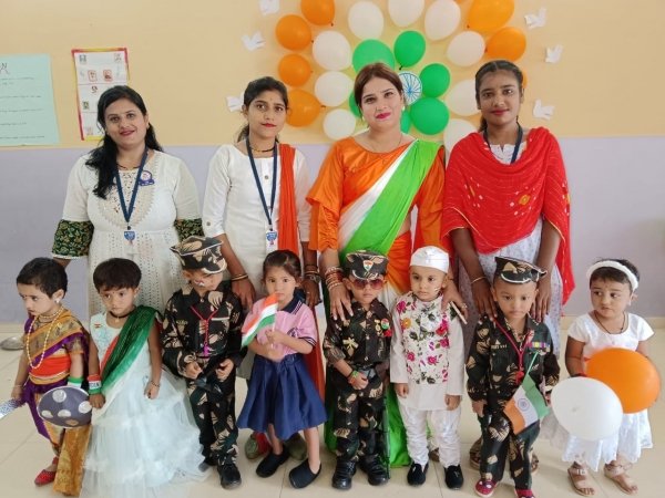 ब्राईट स्पार्क्स एकेडेमी, खैरागढ़ द्वारा स्वतंत्रता दिवस का आयोजन