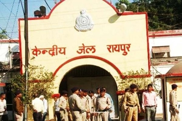 केंद्रीय जेल में 16 कैदी मिले कोरोना संक्रमित, मचा हड़कंप