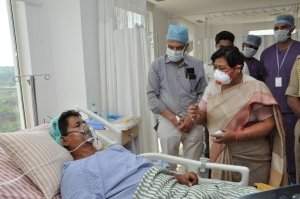 नक्सली मुठभेड़ में घायल जवानों से राज्यपाल ने की मुलाकात &nbsp;