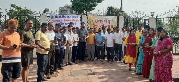 अटल उद्यान में भी संघ ने किया योगाभ्यास