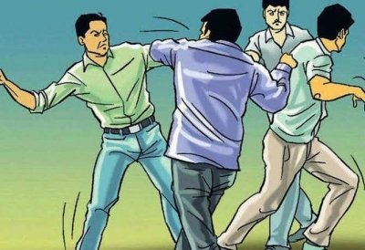 जमीन विवाद को लेकर चाचा-भतीजे पर हमला, परिवार के तीन सदस्य घायल